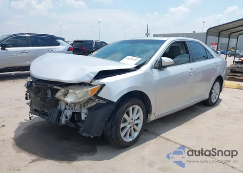 2013 Toyota Camry Xle z USA, uszkodzony, nr VIN 4T4BF1FK5DR285347